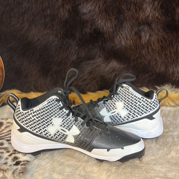 Under Armour shoes with cleats 10.5 (6024) - Picture 7 of 9